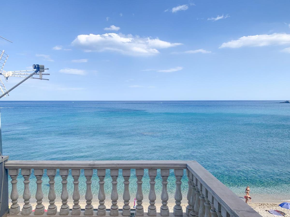 Maremare Apartments Giardini Naxos Exteriér fotografie