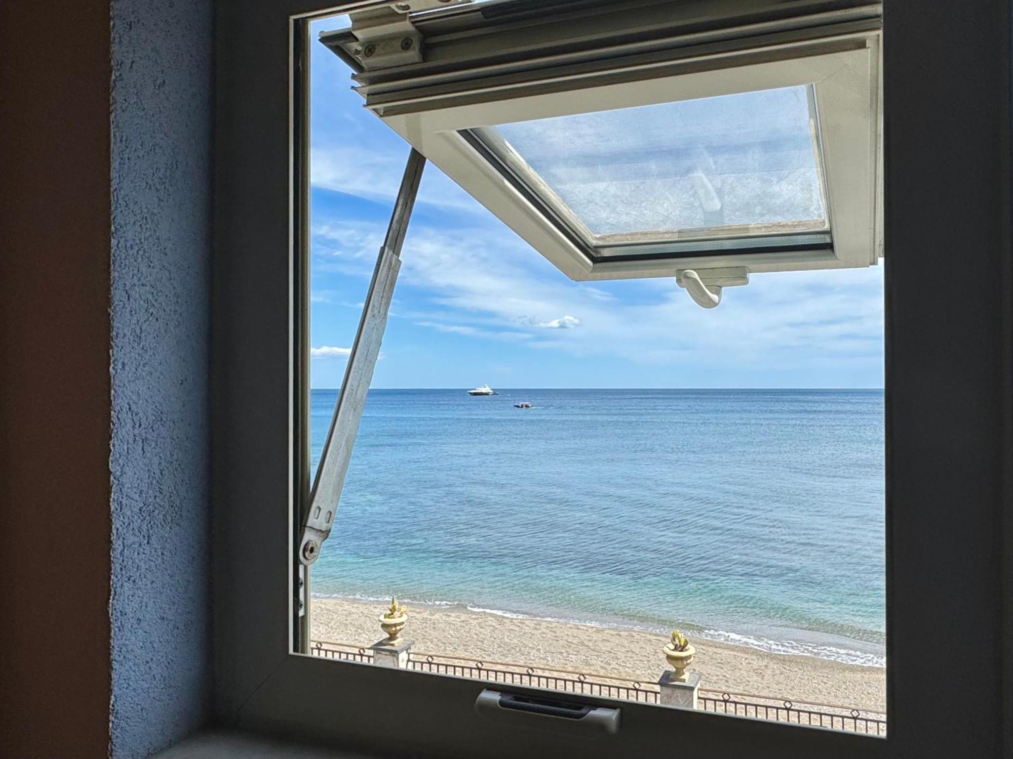 Maremare Apartments Giardini Naxos Exteriér fotografie